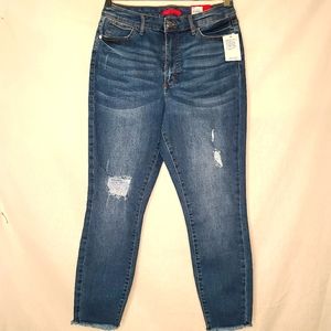 NWT - JEANS BY JENNIFER LÓPEZ